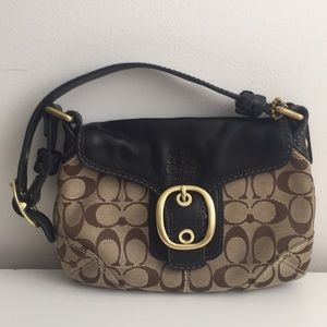 ❤️ SOLD ❤️Small COACH shoulder bag. EUC